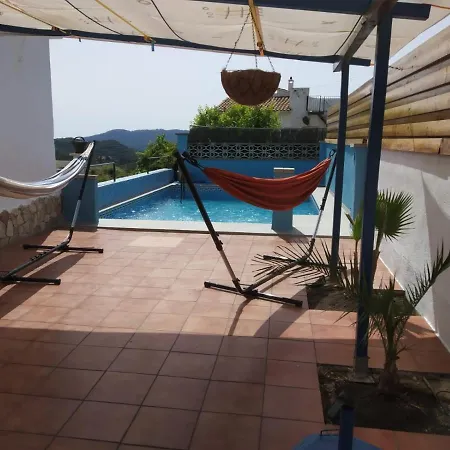 Cosy House Near Beach-2