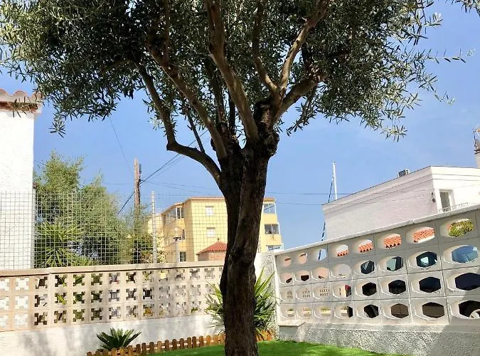 Villa Magnifica Casa Con Jardin Y Barbacoa En Roses