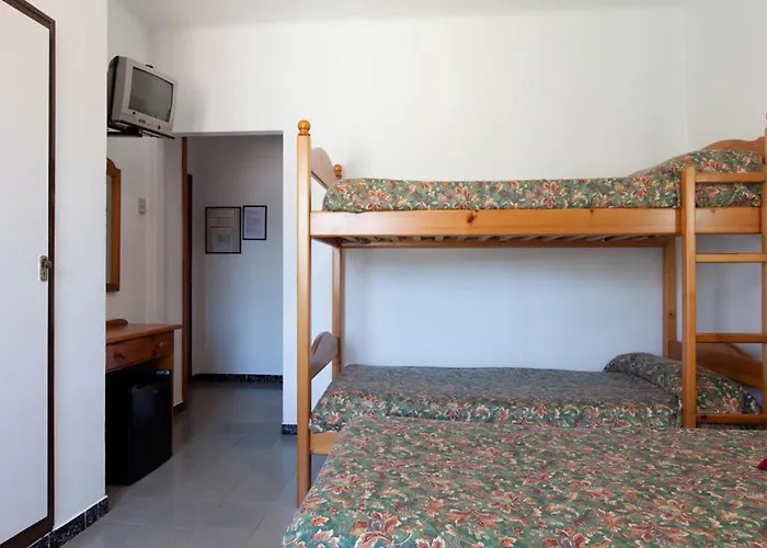 Roses hotels near La Rubina Beach