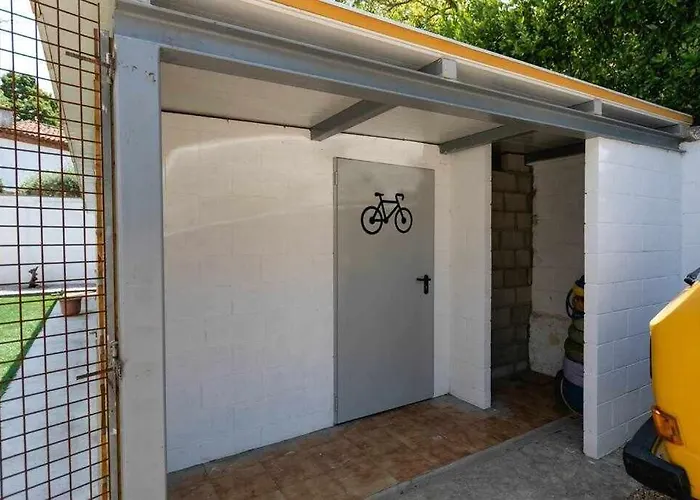 Newly Renovated Room W Pool & Bikeparking Girona