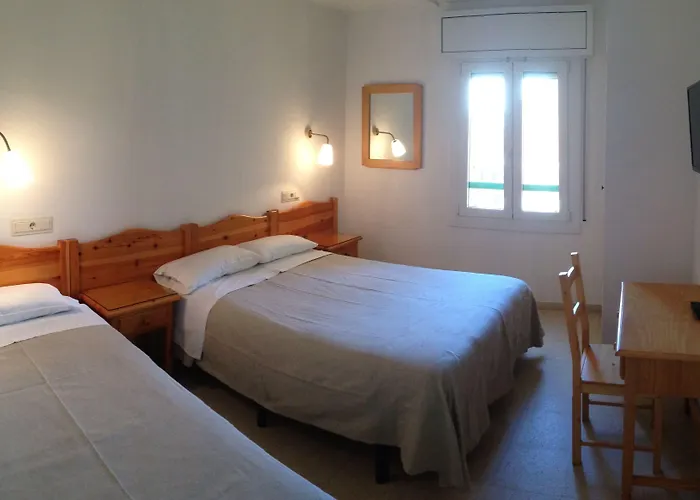 Hostal Rom Familiar Roses