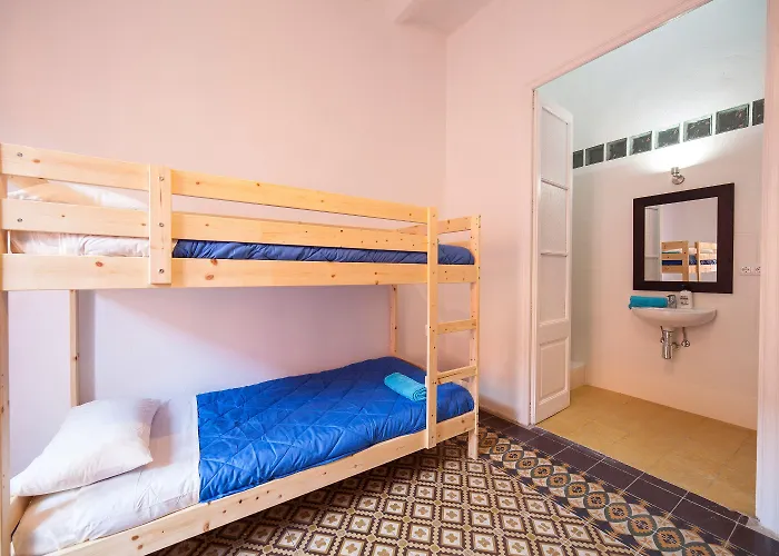 Bed In Girona Bed and Breakfast