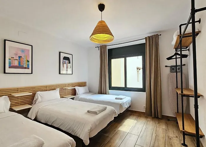 Apartments Sant Lluis Center, 2 Min Walk From The Sea Lloret de Mar che accetta animali
