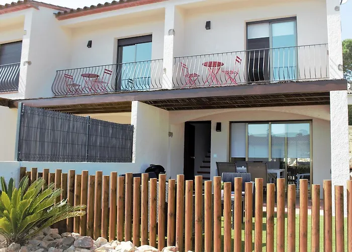 Villa Emporda Residencial L'Estartit con Piscina