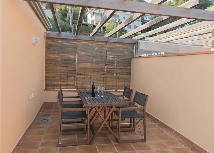 2 Bedroom Apartment In Sa Punta Begur- Sea Views Terrace Pool And Access To The Beach Ref:H29