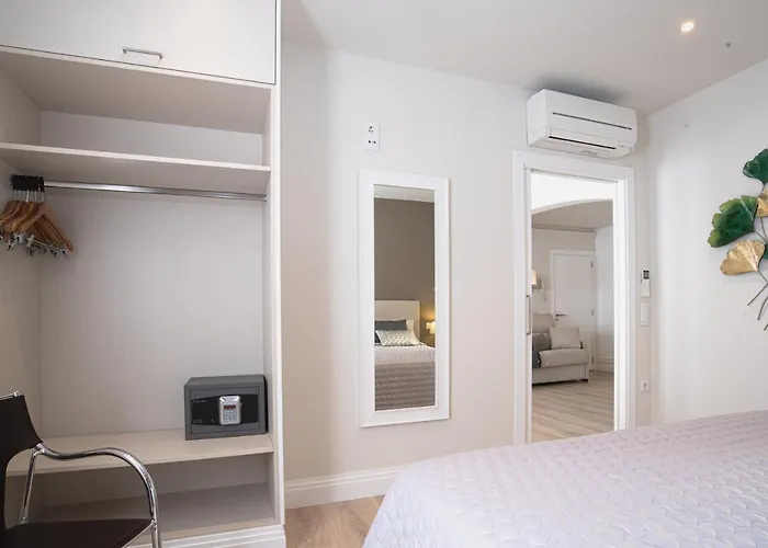 Apartamentos Hotel Pirineos Figueres 